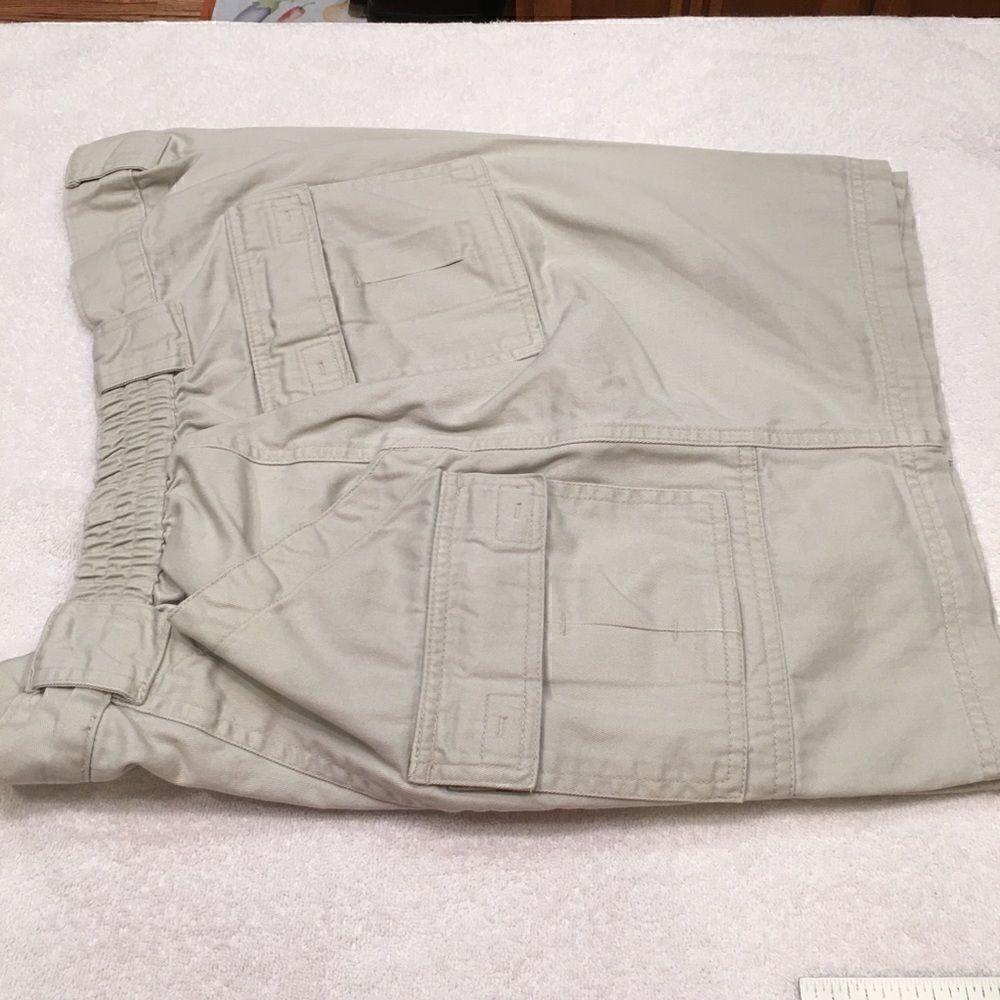 Lanesboro khaki golf shorts size 40 W 100% cotton good condition
